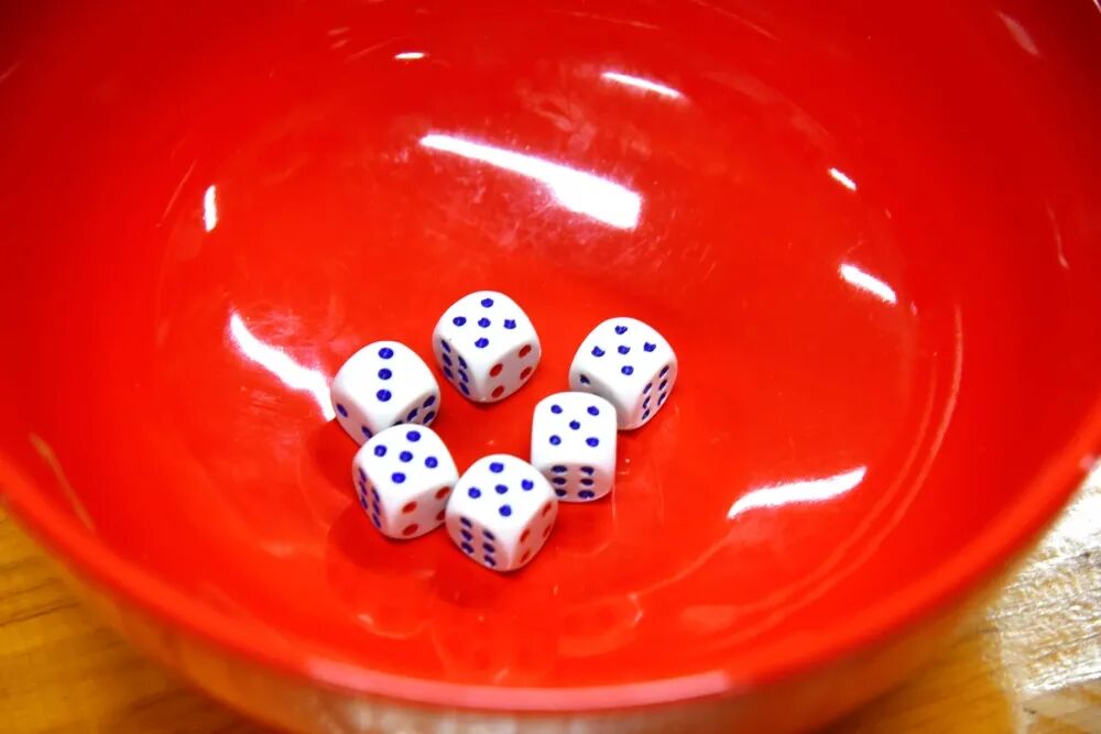 After the Mid-Autumn night, the moon still speaks.