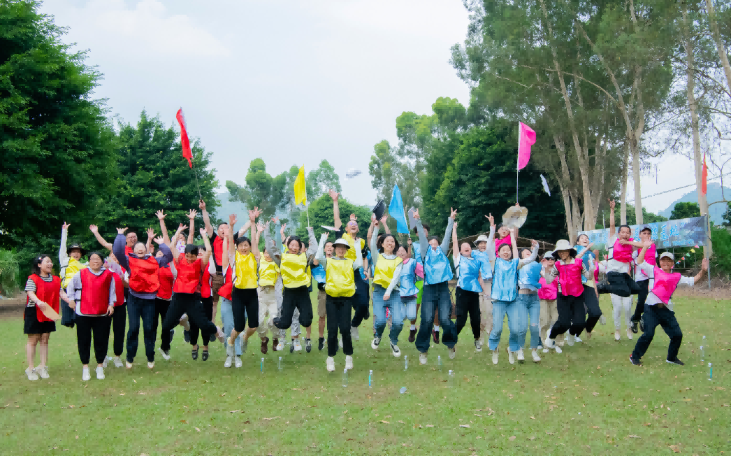 Youth ablaze, we race toward mountains and seas together!